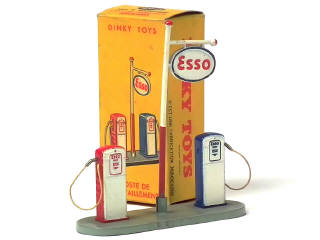 Lot 673 - DINKY TOYS (FRANCE) (1)