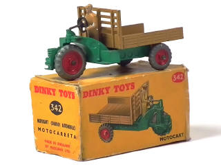 Lot 554 - DINKY TOYS (GB) (1)