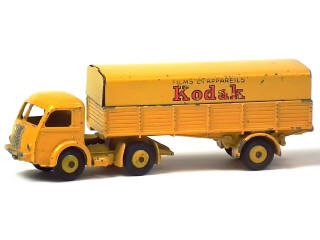 Lot 653 - DINKY TOYS (FRANCE) (1)