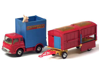 Lot 435 - CORGI TOYS (GB) (2)