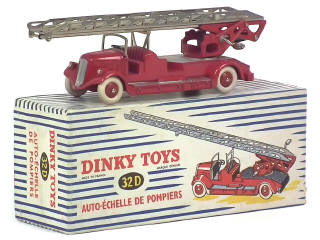 Lot 652 - DINKY TOYS (FRANCE) (1)