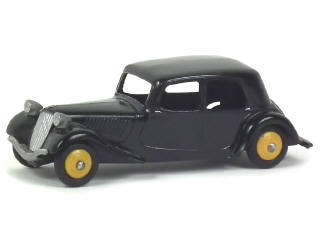 Lot 631 - DINKY TOYS (FRANCE) (1)