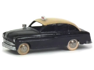 Lot 637 - DINKY TOYS (FRANCE) (1)