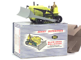 Lot 607 - DINKY TOYS (GB) (1)