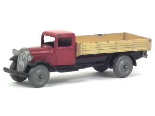 Lot 638 - DINKY TOYS (FRANCE) (1)