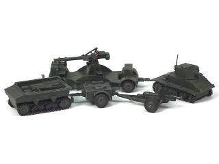 Lot 483 - DINKY TOYS (GB) (3)