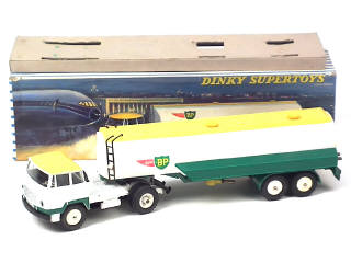 Lot 531 - DINKY TOYS (FRANCE) (1)