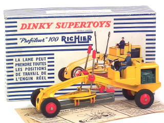Lot 651 - DINKY TOYS (FRANCE) (1)