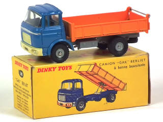 Lot 652 - DINKY TOYS (FRANCE) (1)