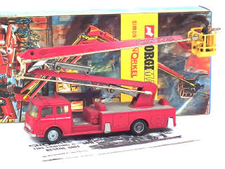 Lot 478 - CORGI TOYS (GB) (1)