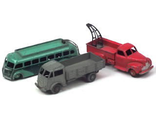 Lot 745 - DINKY TOYS (FRANCE) (3)