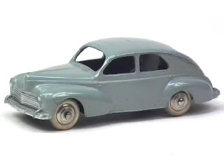 Lot 663 - DINKY TOYS (FRANCE) (1)
