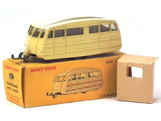 Lot 665 - DINKY TOYS (FRANCE) (1)