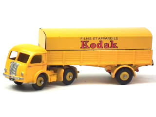 Lot 685 - DINKY TOYS (FRANCE) (1)