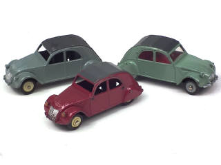 Lot 750 - DINKY TOYS (FRANCE) (3)