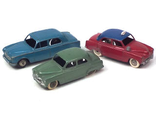 Lot 753 - DINKY TOYS (FRANCE) (3)
