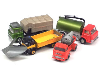 Lot 615 - DINKY TOYS (GB) (4)