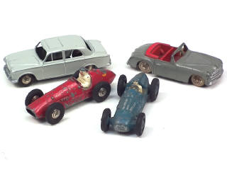 Lot 770 - DINKY TOYS (FRANCE) (4)