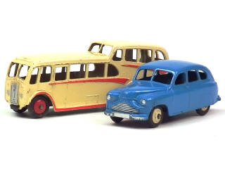 Lot 597 - DINKY TOYS (GB) (2)