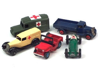Lot 628 - DINKY TOYS (GB) (5)