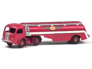 Lot 713 - DINKY TOYS (FRANCE) (1)