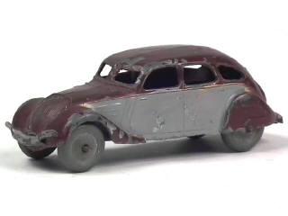 Lot 717 - DINKY TOYS (FRANCE) (1)