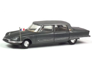 Lot 718 - DINKY TOYS (FRANCE) (1)
