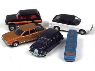 Lot 629 - DINKY TOYS (GB) (5)