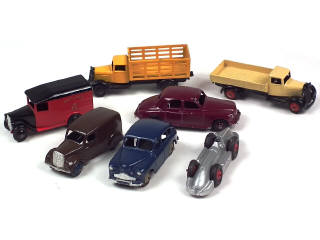 Lot 637 - DINKY TOYS (GB) (7)