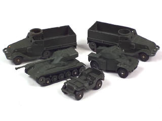 Lot 776 - DINKY TOYS (FRANCE) (5)