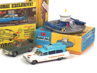 Lot 558 - CORGI TOYS (GB) (3)