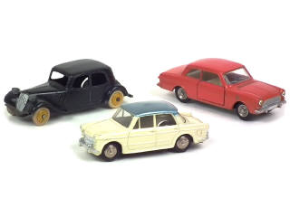 Lot 701 - DINKY TOYS (FRANCE) (3)