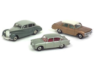 Lot 583 - DINKY TOYS (GB) (3)