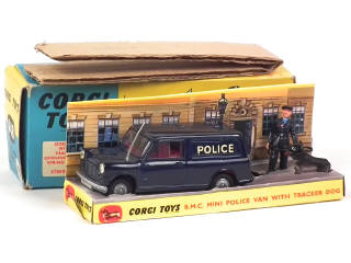 Lot 530 - CORGI TOYS (GB) (1)