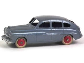 Lot 672 - DINKY TOYS (FRANCE) (1)