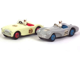 Lot 574 - DINKY TOYS (GB) (2)
