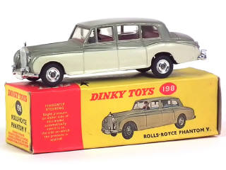 Lot 633 - DINKY TOYS (GB) (1)