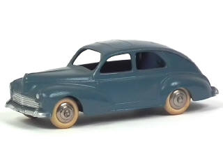 Lot 673 - DINKY TOYS (FRANCE) (1)