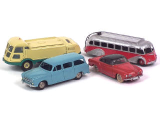 Lot 707 - DINKY TOYS (FRANCE) (4)