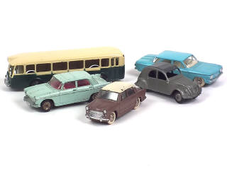Lot 710 - DINKY TOYS (FRANCE) (5)
