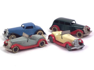 Lot 704 - DINKY TOYS (FRANCE) (4)