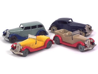 Lot 705 - DINKY TOYS (FRANCE) (4)