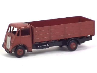Lot 649 - DINKY TOYS (GB) (1)
