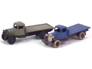 Lot 650 - DINKY TOYS (2)