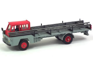 Lot 807 - DINKY TOYS (FRANCE) (1)