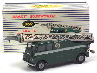 Lot 660 - DINKY TOYS (GB) (1)