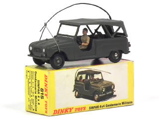 Lot 833 - DINKY TOYS (FRANCE) (1)