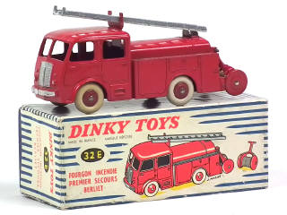 Lot 810 - DINKY TOYS (FRANCE) (1)