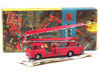 Lot 458 - CORGI TOYS (GB) (1)