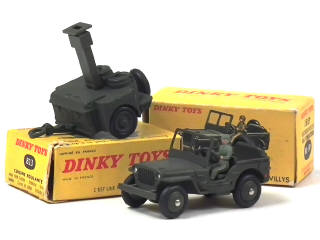 Lot 685 - DINKY TOYS (FRANCE) (1)